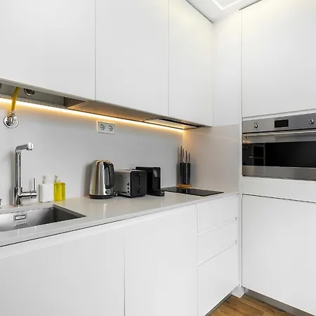 Whome Urban Retreat: Downtown Luxury, Parking, Ac & Elevator شقة *