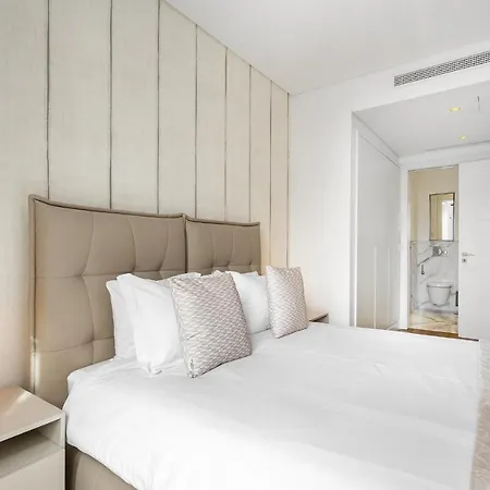 Whome Urban Retreat: Downtown Luxury, Parking, Ac & Elevator Apartment Lisbon