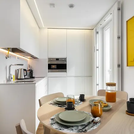 Whome Urban Retreat: Downtown Luxury, Parking, Ac & Elevator Apartament
