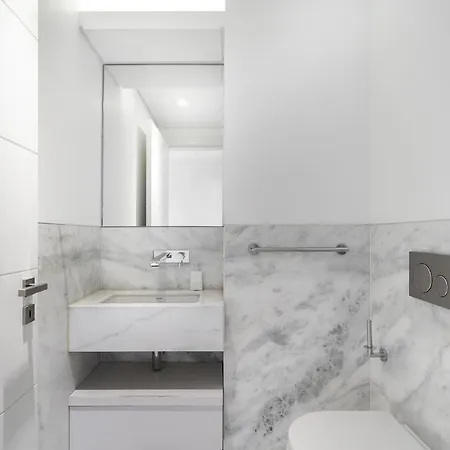Whome Urban Retreat: Downtown Luxury, Parking, Ac & Elevator شقة *