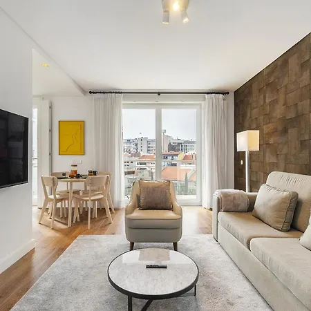 Apartament Whome Urban Retreat: Downtown Luxury, Parking, Ac & Elevator *