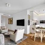 Whome Urban Retreat: Downtown Luxury, Parking, Ac & Elevator Апартаменти *