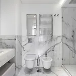 Whome Urban Retreat: Downtown Luxury, Parking, Ac & Elevator Лісабон