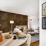 Whome Urban Retreat: Downtown Luxury, Parking, Ac & Elevator Апартаменти Лісабон