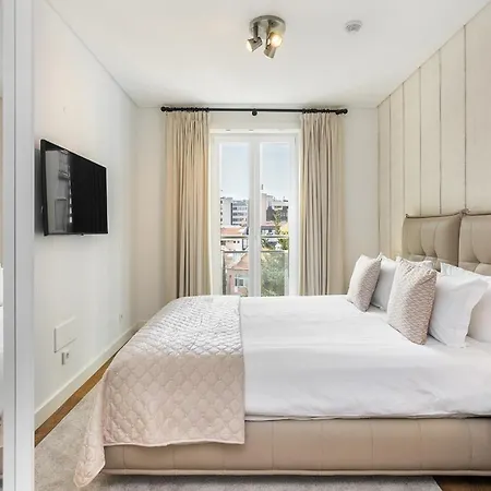 דירה Whome Urban Retreat: Downtown Luxury, Parking, Ac & Elevator ליסבון