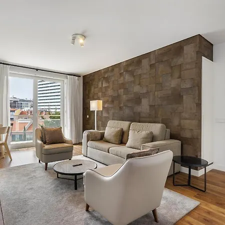 Whome Urban Retreat: Downtown Luxury, Parking, Ac & Elevator * Lissabon